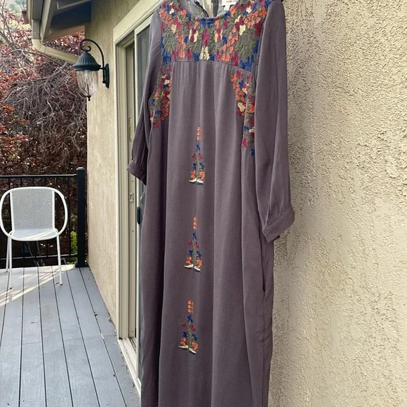 Orange Creek grey embroidered dress small - Picture 11 of 11